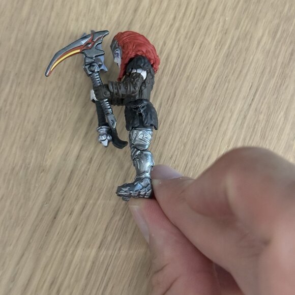 Fortnite Ice vs Fire MOLTEN VALKYRIE Figure Micro Series 2.5 inch - Picture 4 of 11